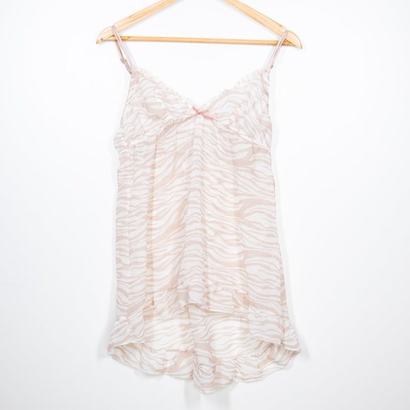 Dainty blush pink sheer nightie in animal print - Picture 11 of 11